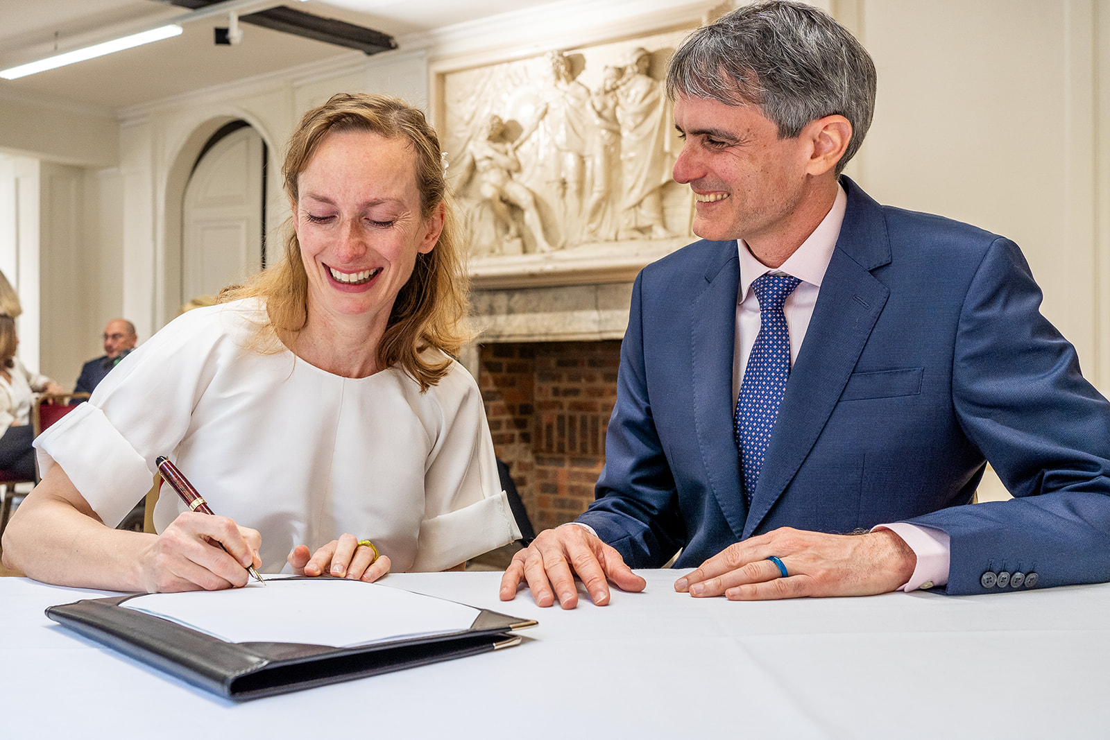 Signing the register E & I