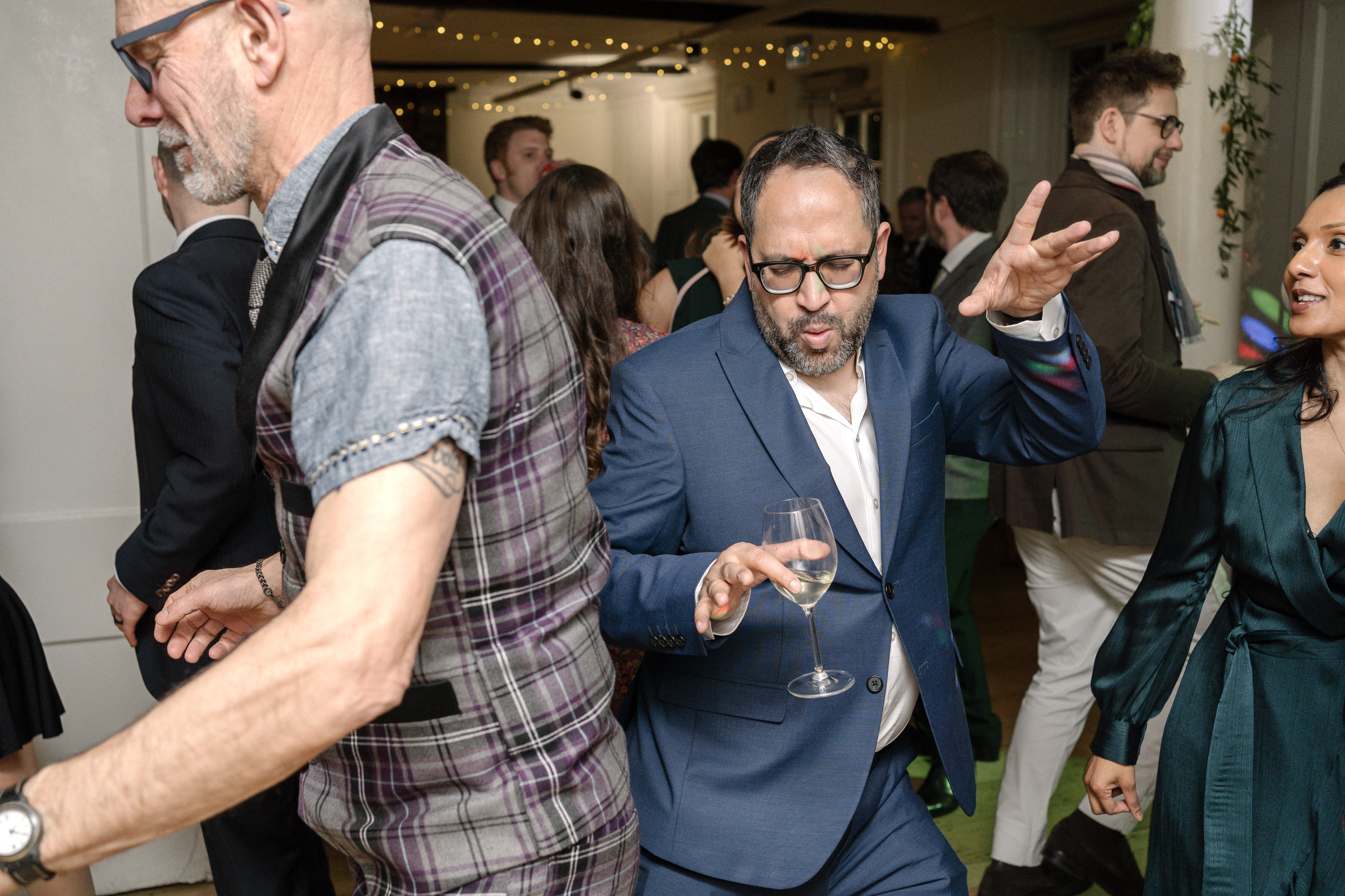 guests dancing Credit Grae Hood Photography