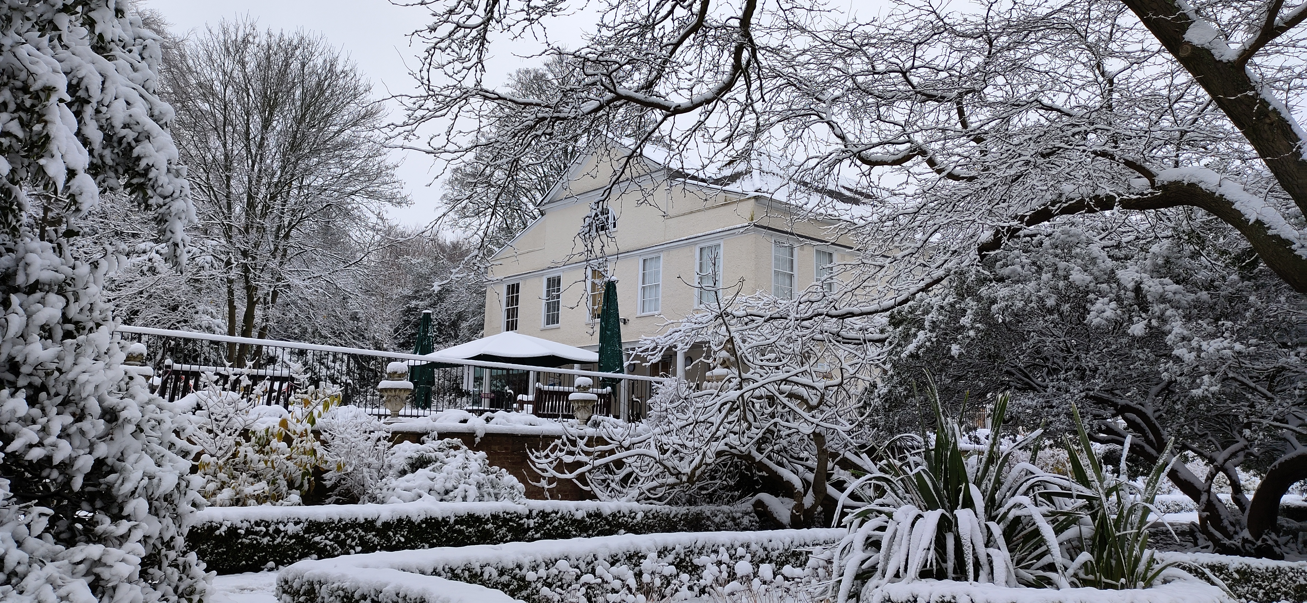 Lauderdale House and knot garden covered in snow