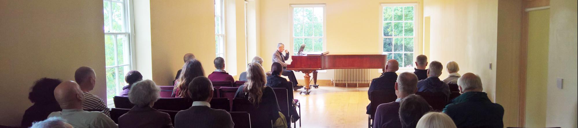 Stephen Hose performing