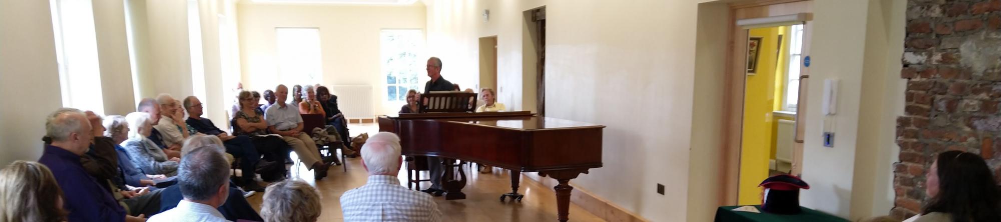 pianist in long gallery